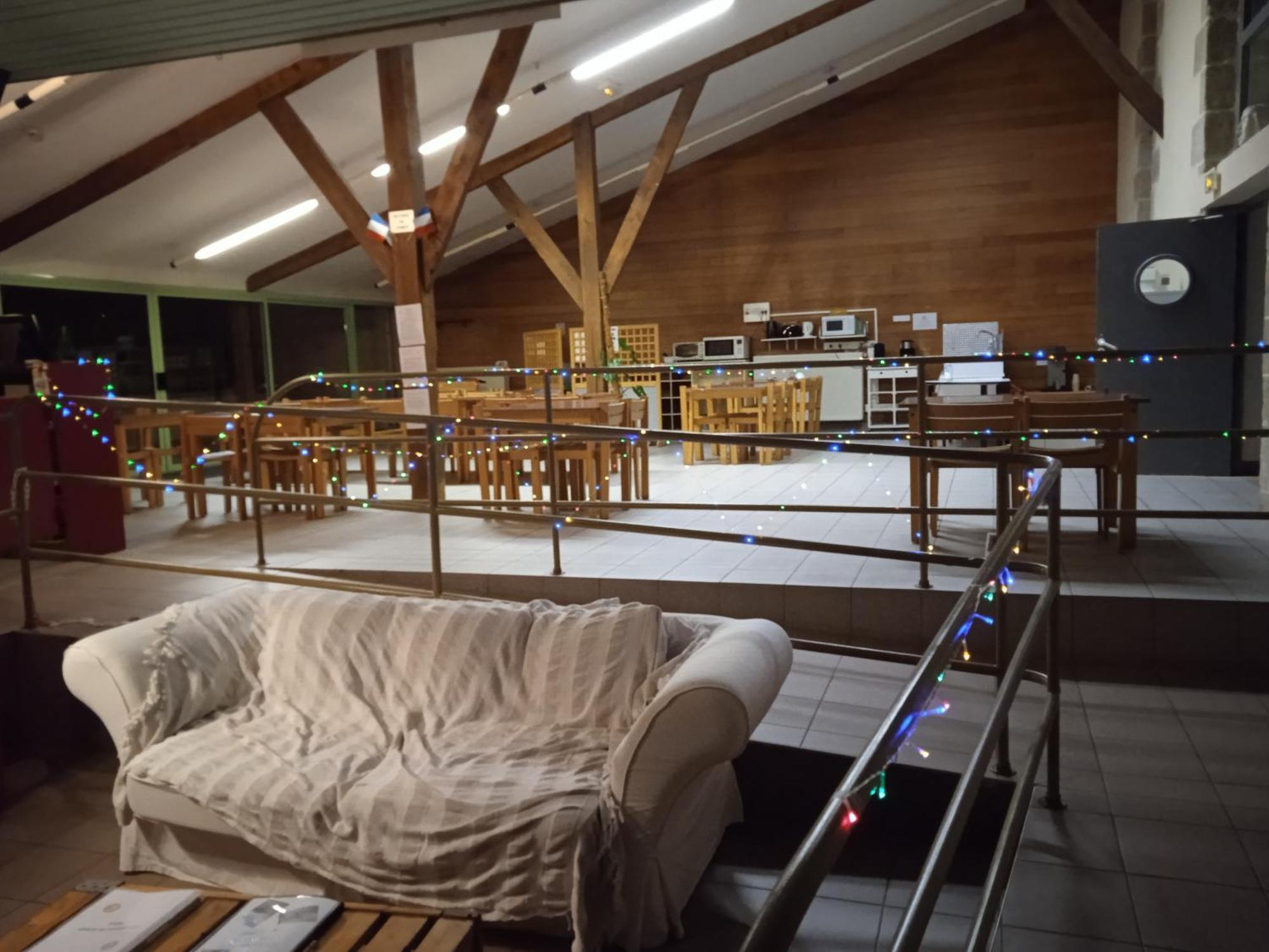 Auberge De Jeunesse Hi ปองติวี ภายนอก รูปภาพ
